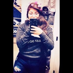 Meet your Posher, Karrie